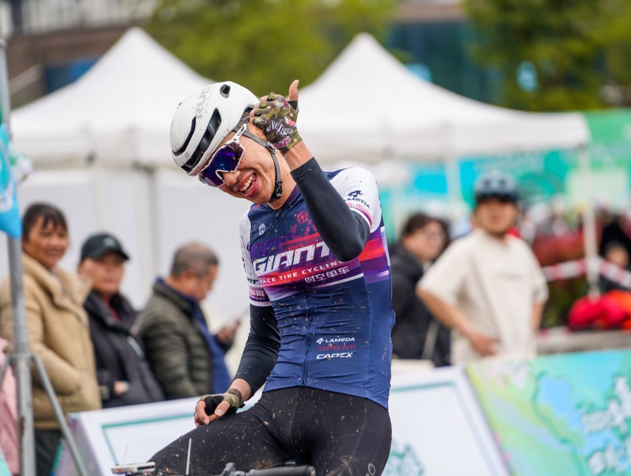 单车越野赛：山野中的极速飞驰