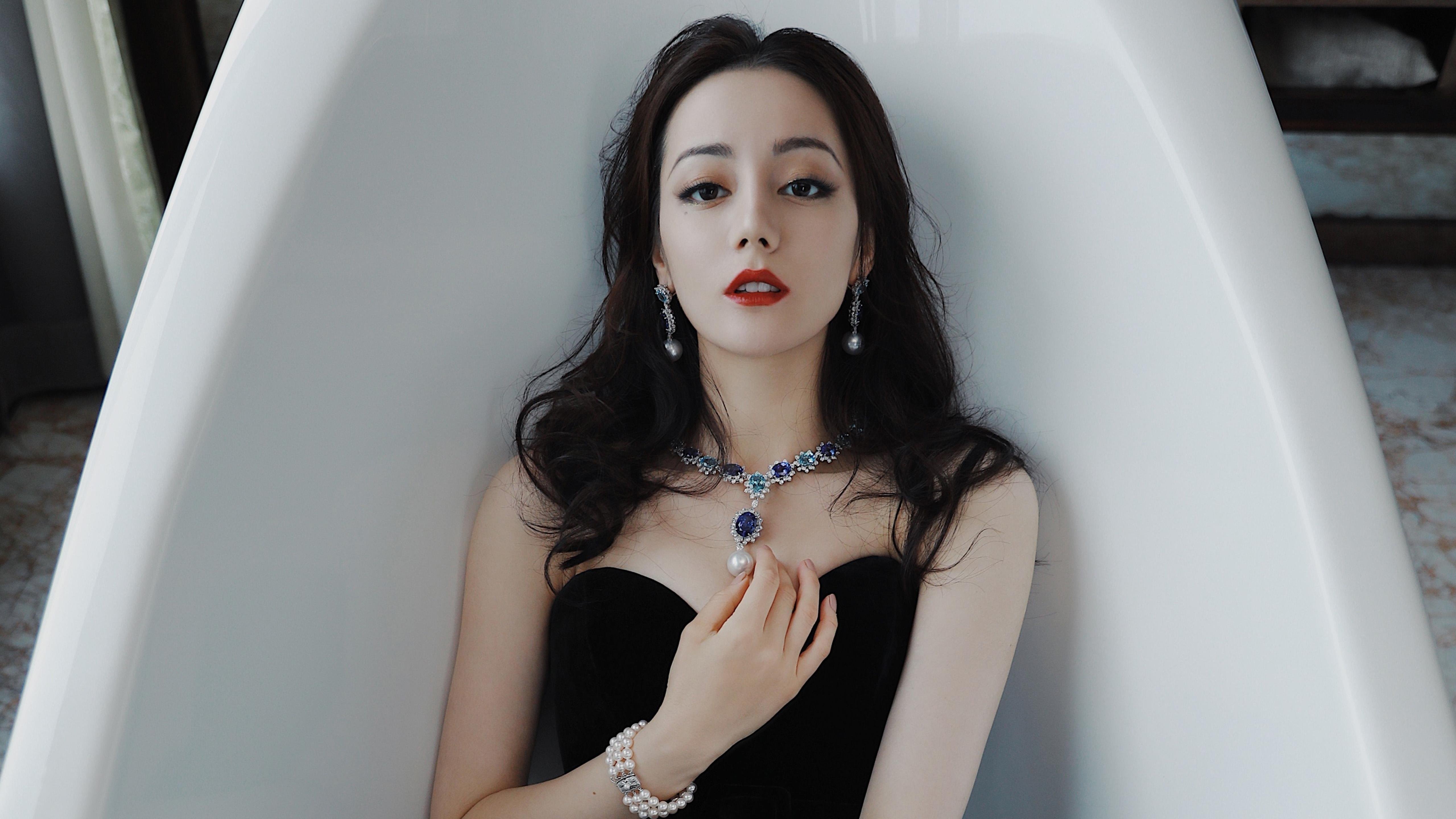 利物浦在欧冠小组赛中全胜晋级,利物浦欧冠捧杯