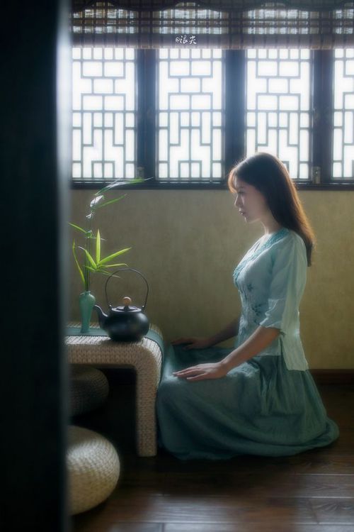 中国女篮比赛中多点开花 进攻火力十足,中国女篮打球